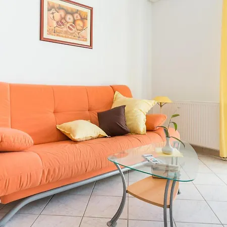 Apartment Beautiful In W/ 1 Bedrooms
