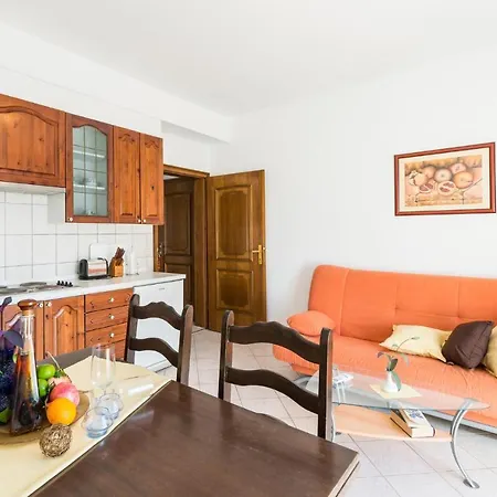 Apartment Beautiful In W/ 1 Bedrooms *