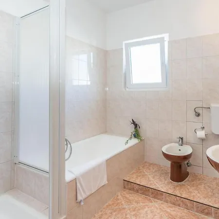 Beautiful In W/ 1 Bedrooms Appartement